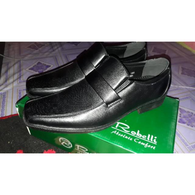 Sepatu Robelli Ukuran 43