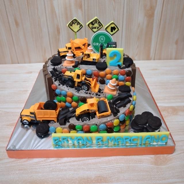 

Truk kitkat cake 15cm KUE ULANG TAHUN