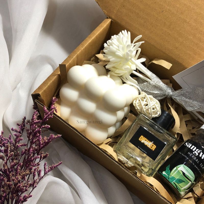 

Gift Bubble candle / Hadiah Ulang Tahun / hampers lebaran / hampers murah