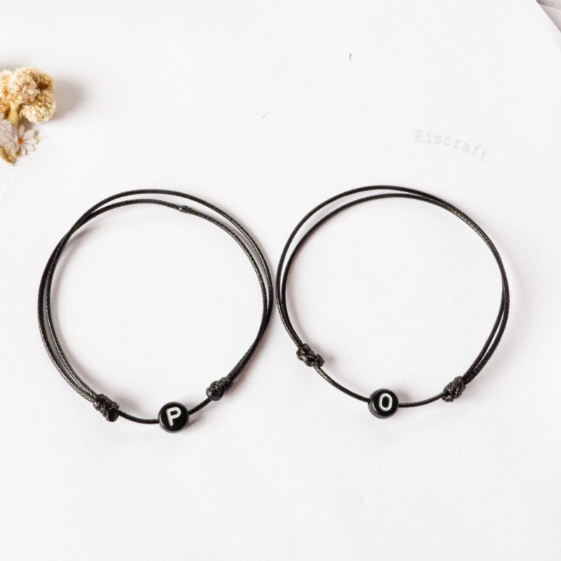 (Min Order 10rb bisa Mix gelang Lain) Gelang Inisial Nama Huruf Bulat Hitam tali Waterproof 1mm Magnet Couple