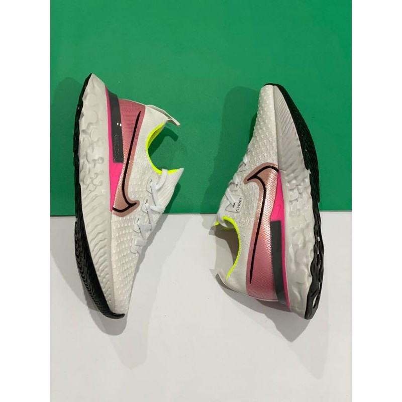 nike react pink womens