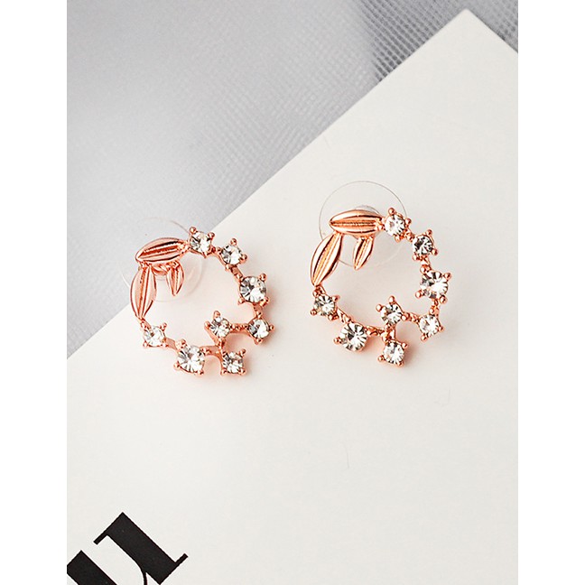 LRC Anting tusuk Fashion Rose Gold Pierced Rose Earrings With Crystals And Diamonds D76796