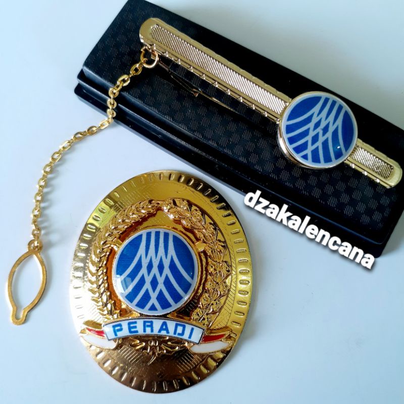 PIN ADVOKAT PERADI DAN JEPITAN ADVOKAT PERADI