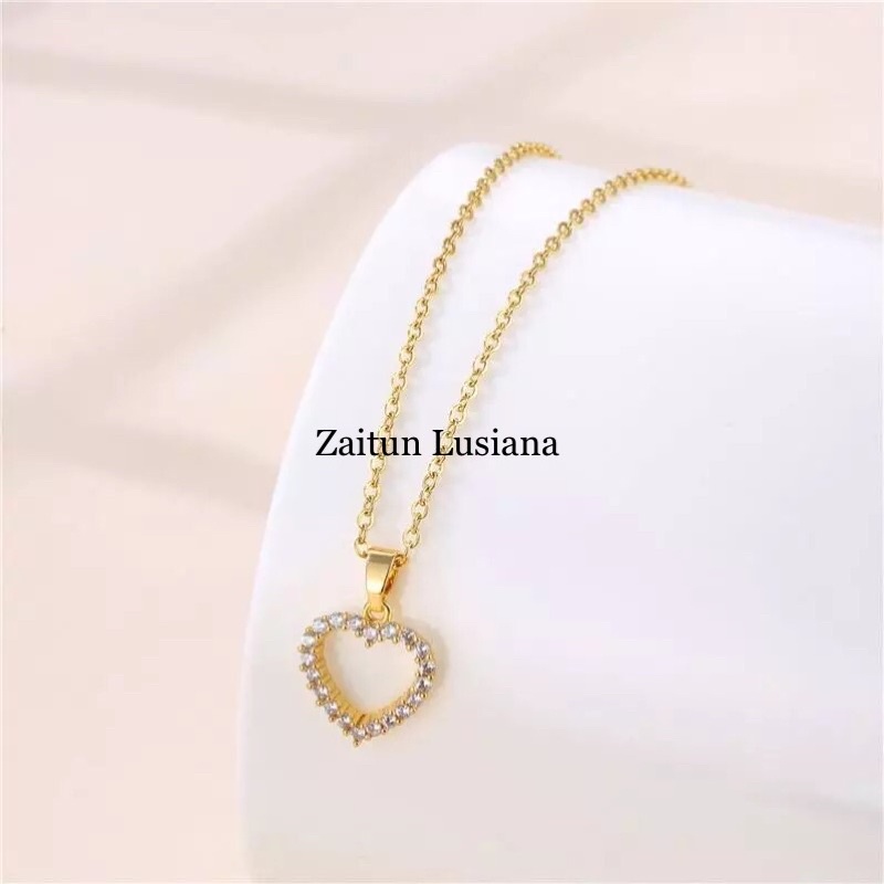 KALUNG PERAK WANITA /KALUNG ANTIKARAT LIONTIN LOVE WANITA KALUNG TITANIUM SILVER DAN GOLD