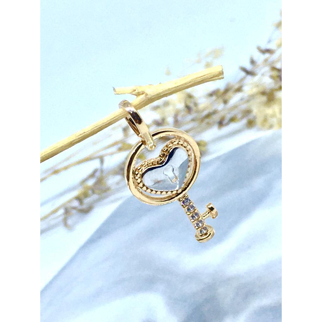 Liontin Emas Kunci Love 375 8K