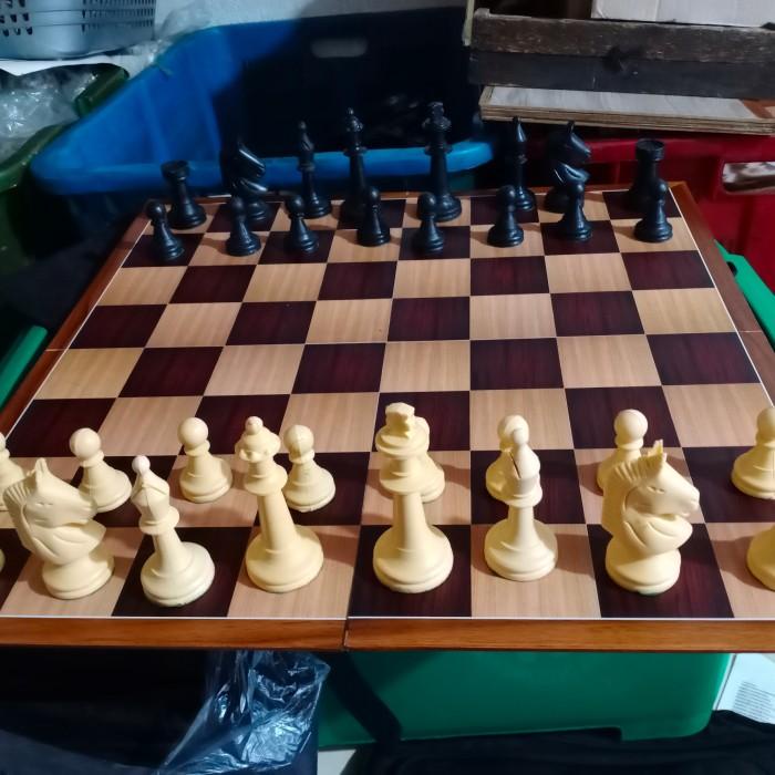 Catur Plastik Mewah Komplit Dapat Papan Dan Tas Catur
