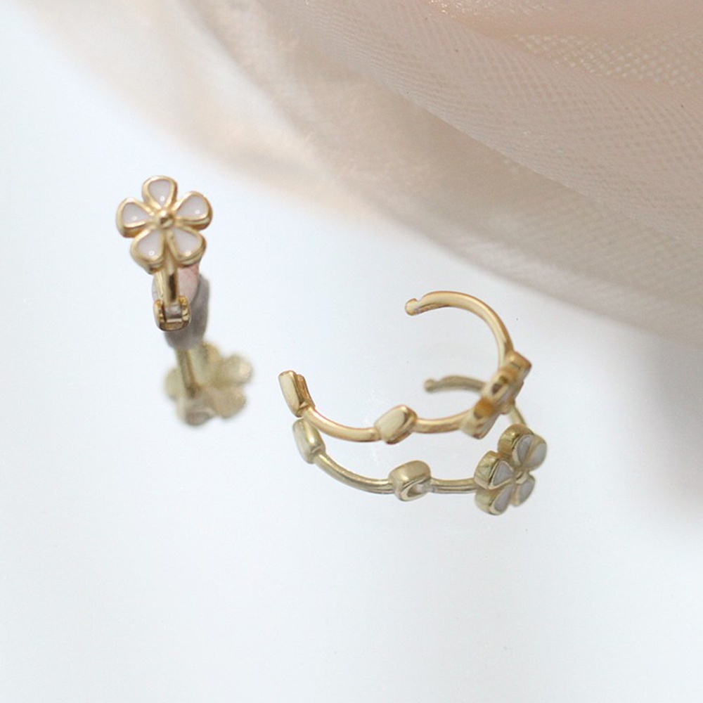 【COD Tangding】Anting Buckle Desain Daisy Gaya Retro Untuk Aksesoris Perhiasan