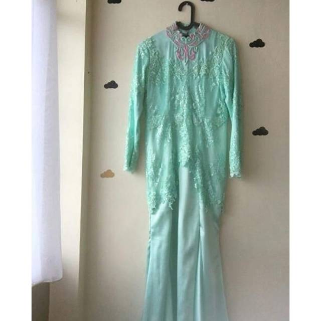 [Preloved] kebaya dress gaun longdress pesta mermaid wisuda akad lamaran party