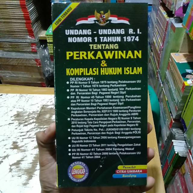 

BUKU UNDANG UNDANG TENTANG PERKAWINAN DAN KOMPILASI HUKUM ISLAM