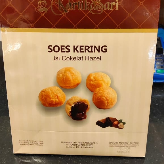 

Soes Kering Kartika Sari isi cokelat hazel