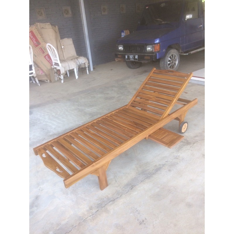 KURSI LOUNGER PANTAI KURSI SANTAI