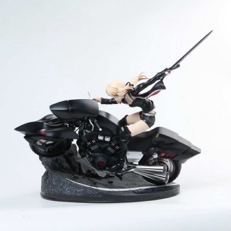 Fate Grand Order Saber Alter Altria Pendagron & Cuirassier Noir Figure
