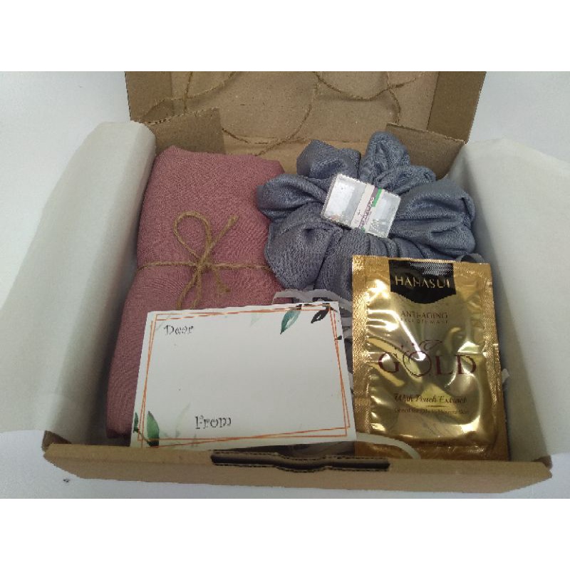 

HAMPERS/GIFTBOX/KADO ULANG TAHUN/ KADO WISUDA/ KADO PERNIKAHAN DASTER KEKINIAN