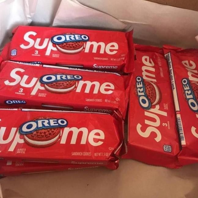 

Oreo X Supreme Cookies Original (Siap Kirim) KHUSUS GOSEND/GRAB INSTAN