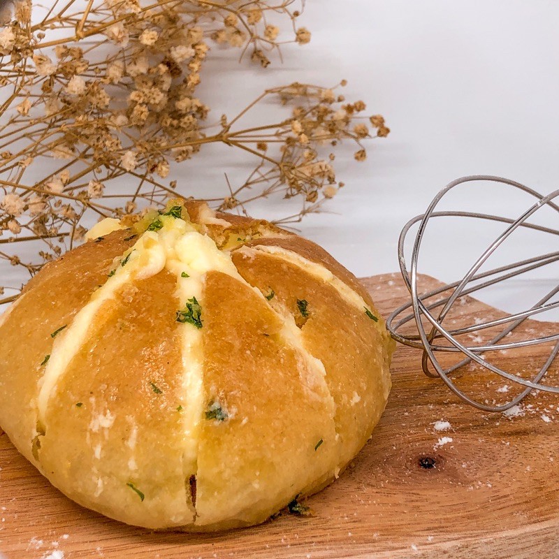 

Korean Garlic Cream Cheese Bread