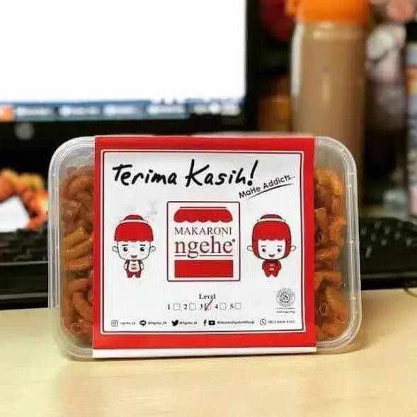 

Terbaru Z866 (Toples) Macaroni Pedas / Macaroni Ngehe / Aneka Cemilan (Wajib Order Packing Dus atau