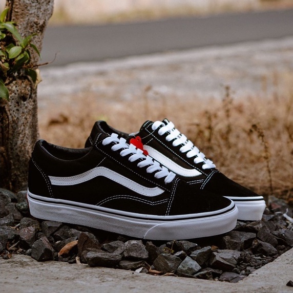 Jual Vans Classic Old Skool - Black/White | Shopee Indonesia