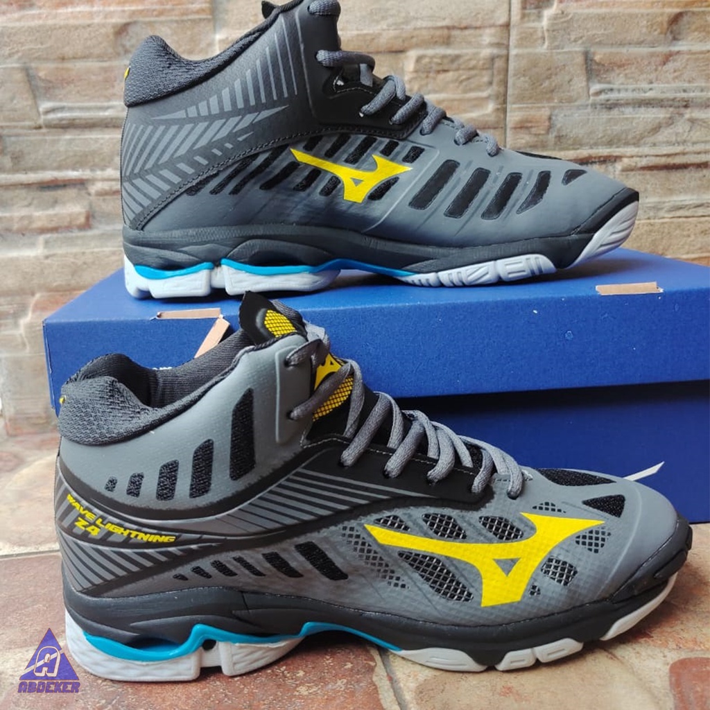 Sepatu volley pria berkualitas