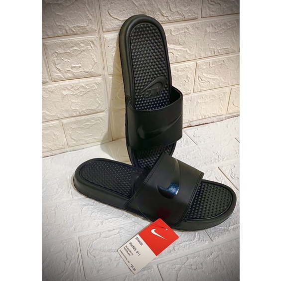 SANDAl SLIDE NIKEmi HITAM CASUAL PALING KEKINIAN BISA DIPAKAI PRIA DAN WANITA