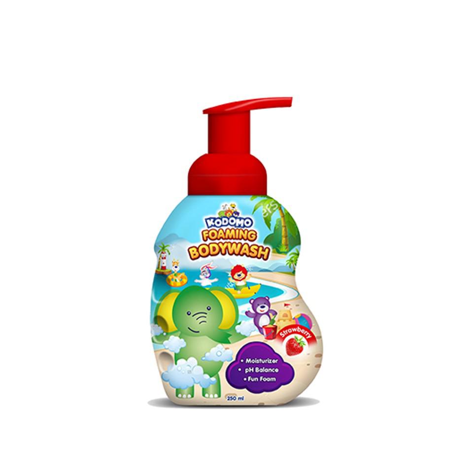 Kodomo Shampoo Foam Strawberry 250 ml + Kodomo Bodywash Foam Strawberry Botol 250 ml