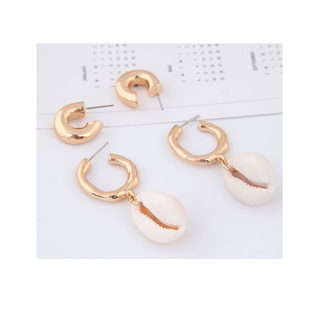 LRC Anting Tusuk Fashion Gold Sea Shell Combination Earrings A57884