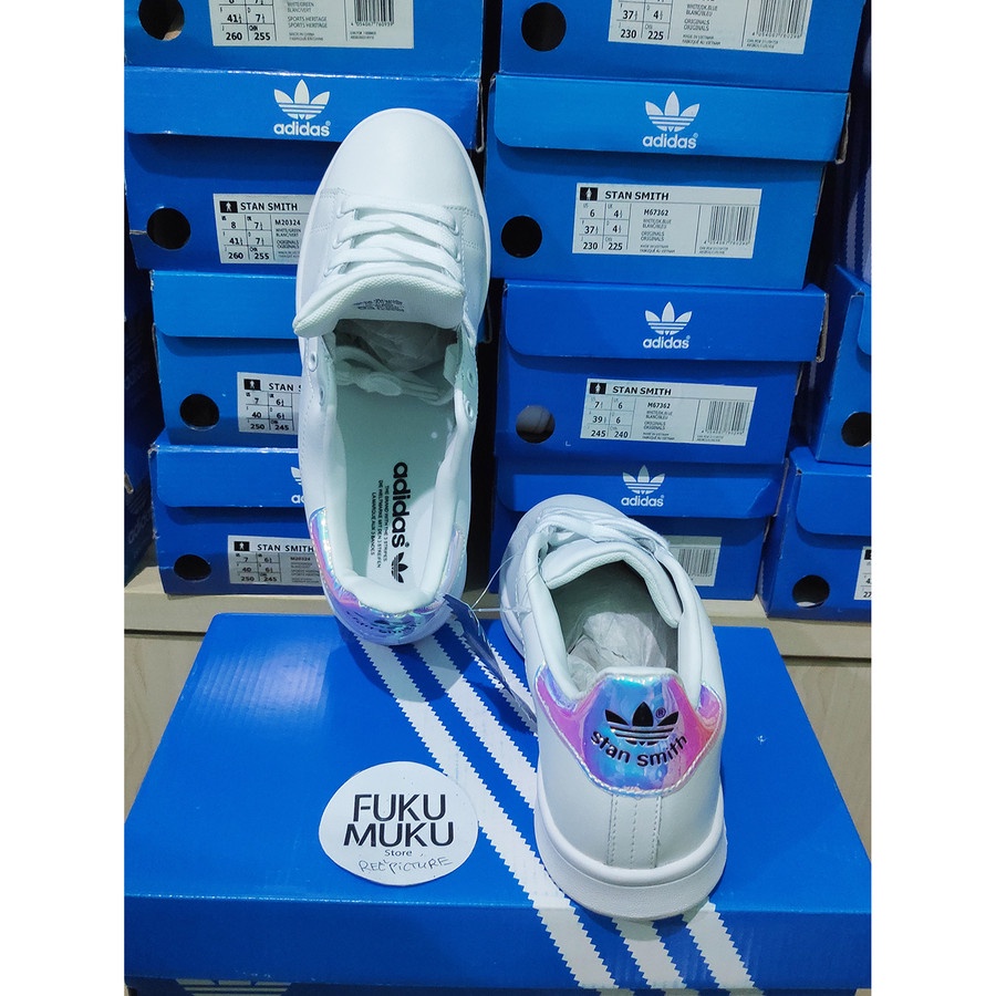 Sepatu Adidas Stan Smith BNIB Iridescent Color Sneaker Putih Wanita