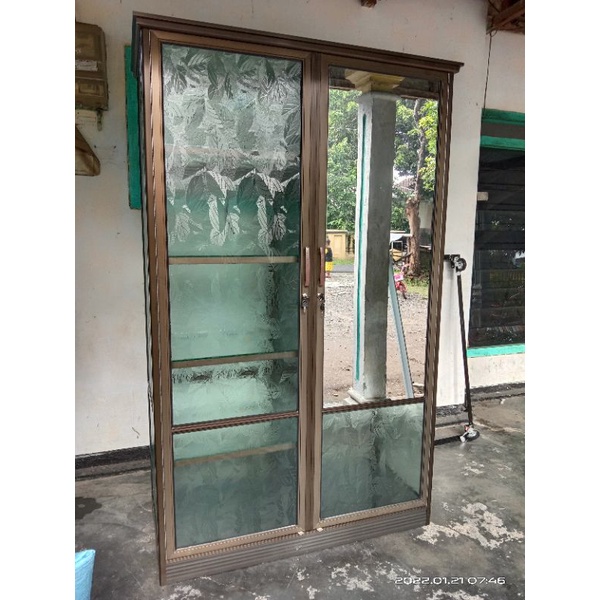 Lemari Pakaian Kaca 2 Pintu | Frame aluminium kokoh