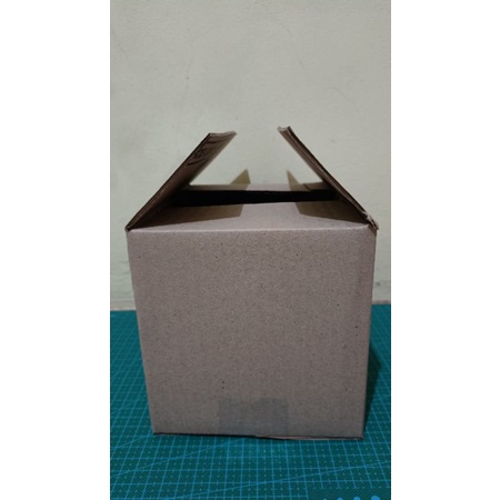 

kardus packaging topi