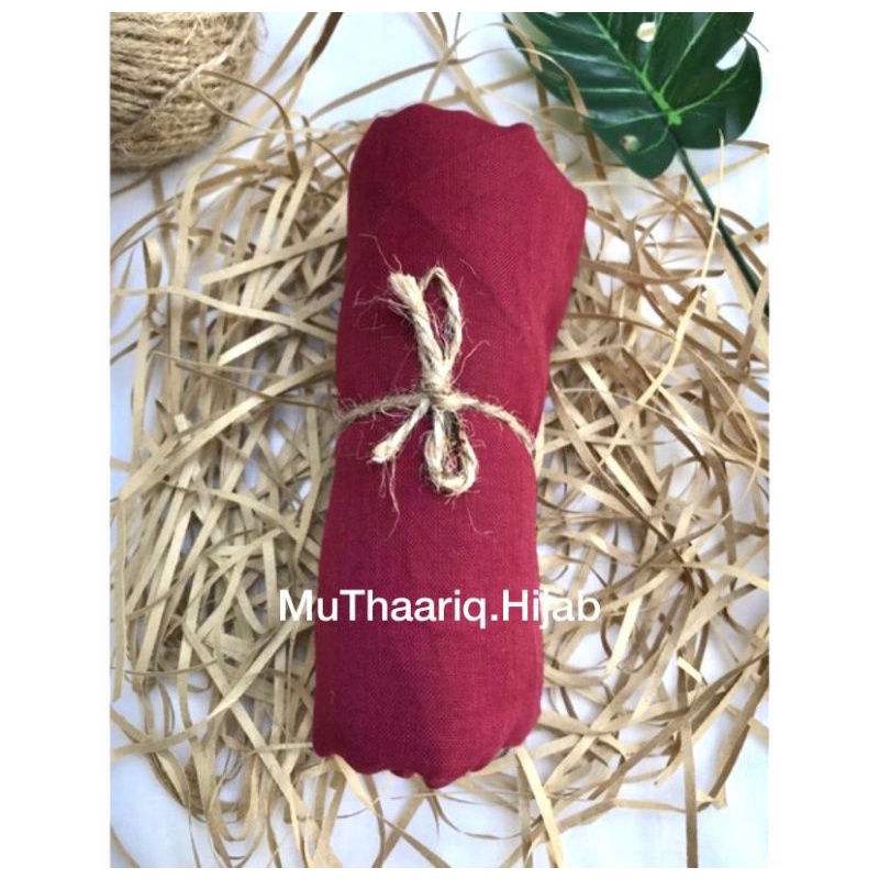 JILBAB PARIS PREMIUM ORIGINAL|| Hijab Segiempat Basic Jahit Tepi|| Kerudung Paris Premium Square Basic-Maroon