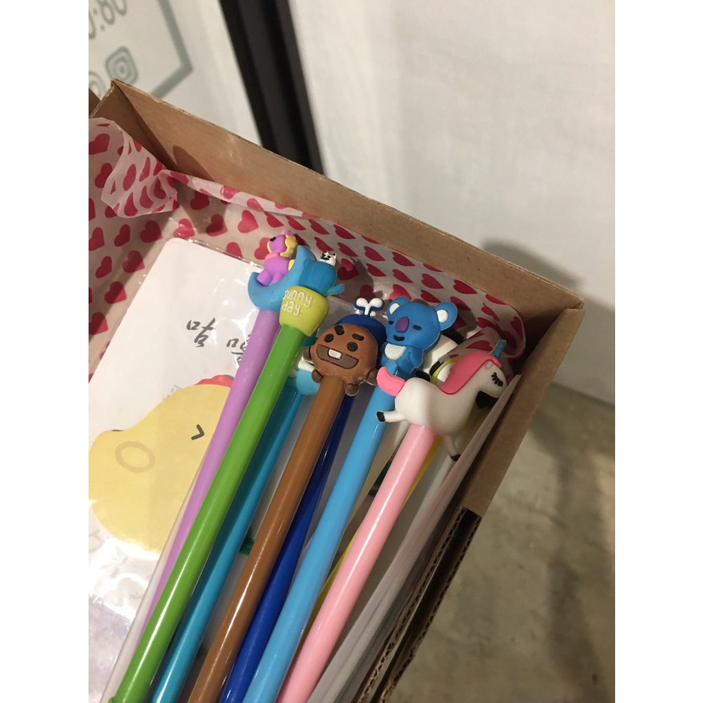 

[Premium Store] Pulpen B[Premium Store] Pulpen BT21 / Pulpen Karakter BTS / Pena Army Bts / Koleksi Bts / Pena Bt21 / Pulpen Cair Gel Unik KarakterT21 / Pulpen Karakter BTS / Pena Army Bts / Koleksi Bts / Pena Bt21 / Pulpen Cair Gel Unik Karakter