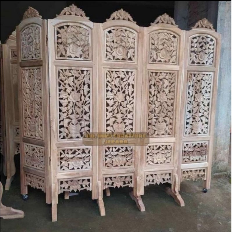 sketsel partisi sekat pemisah ruangan bahan kayu jati ukir Jepara