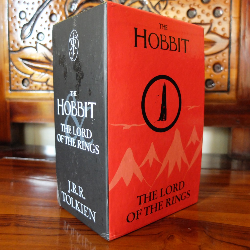 Novel Inggris The Hobbit & The Lord of The Rings Box set