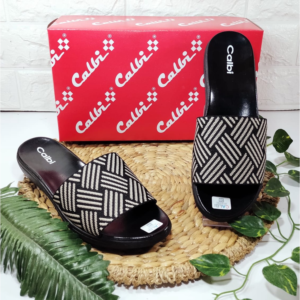 Sandal Calbi Rajut/ sandal slop Calbi/ Sandal Wanita Terbaru/ Sandal Calbi Terbaru/ Code Rajut Anyam