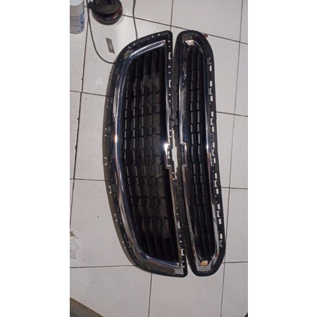 Grill Chevrolet Spin atas bawah