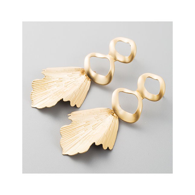 LRC Anting Tusuk Fashion Golden Metal Leaf Irregular Concave Stud Earrings D94899