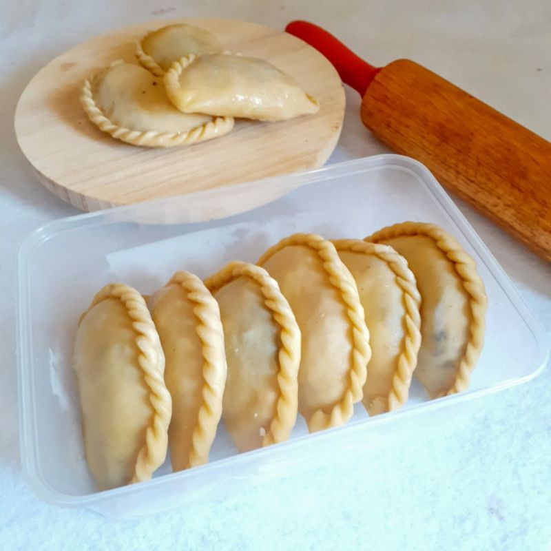 

pastel beku/pastel frozen/pastel bandung/pastel beku pisang coklat