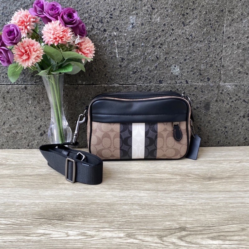 Tas slingbag pria Coach Graham crossbody in blocked signature canvas with varsity stripe original