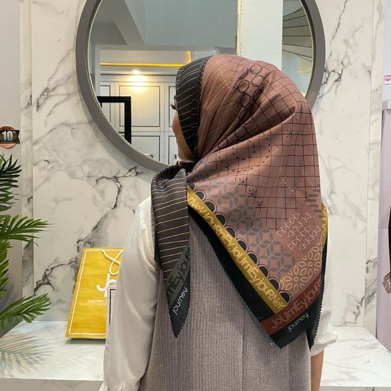 JOURNEY LILA BROWN ORI HIJAB VOAL KERUDUNG SEGI EMPAT
