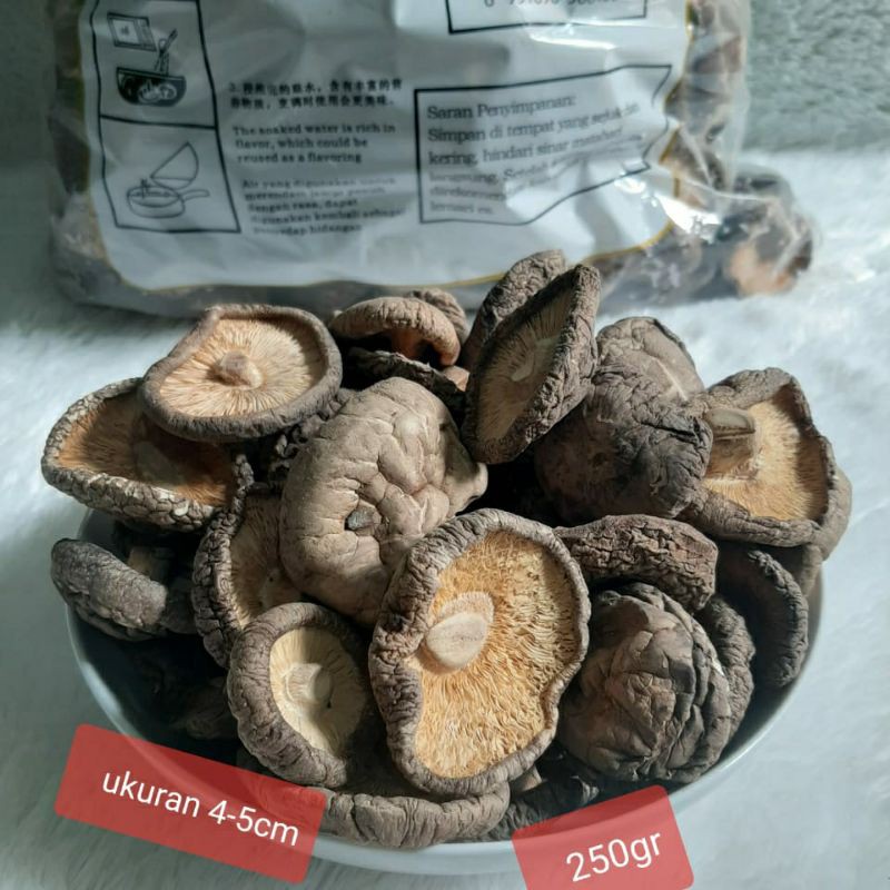 

Jamur Hioko Shitake Kering uk.4-5cm 250gram