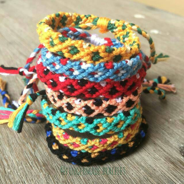 Fingermade Friendship Bracelet Gelang Persahabatan