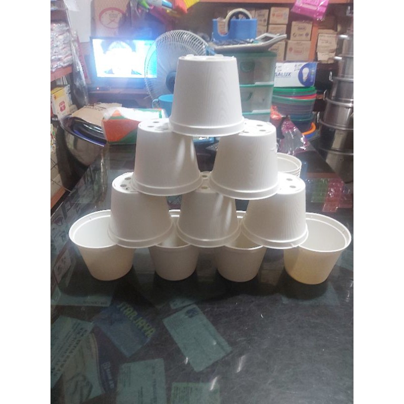 Pot bunga putih GM 110