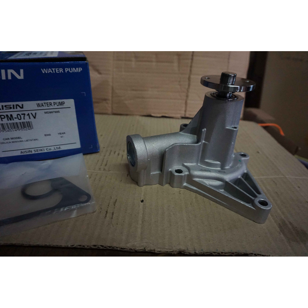 Water Pump Waterpump Mitsubishi Colt T120SS merk AISIN WPM-071V