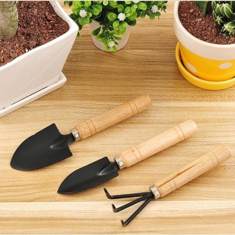 Set Berkebun Mini 3 IN 1 (Sekop, Garpu, Cangkul) . ALAT BERKEBUN SEKOP GARUKAN MINI 3 IN 1(SM-3)