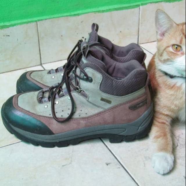 Sepatu Gunung Bekas Hiking Shoes Second