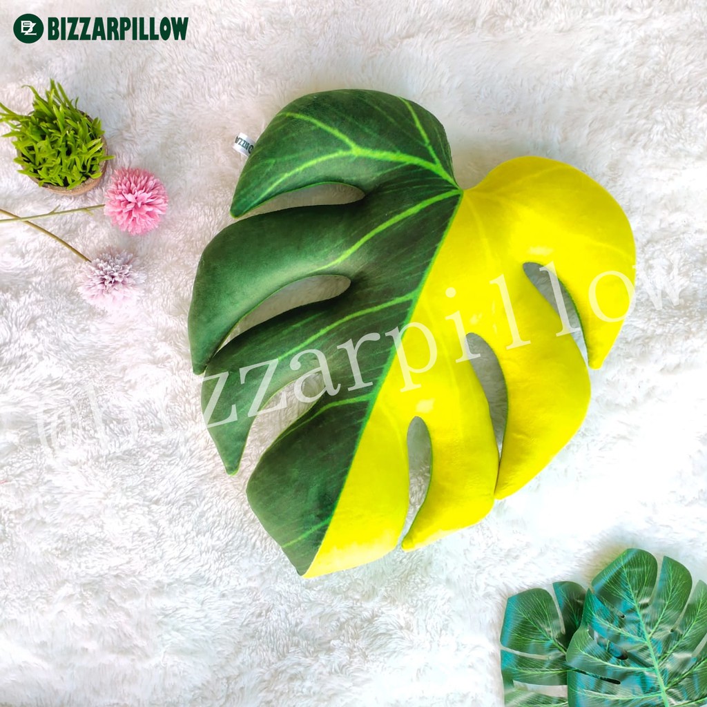 Bizzarpillow Bantal Sofa Bantal Daun Monstera Size M BZ151