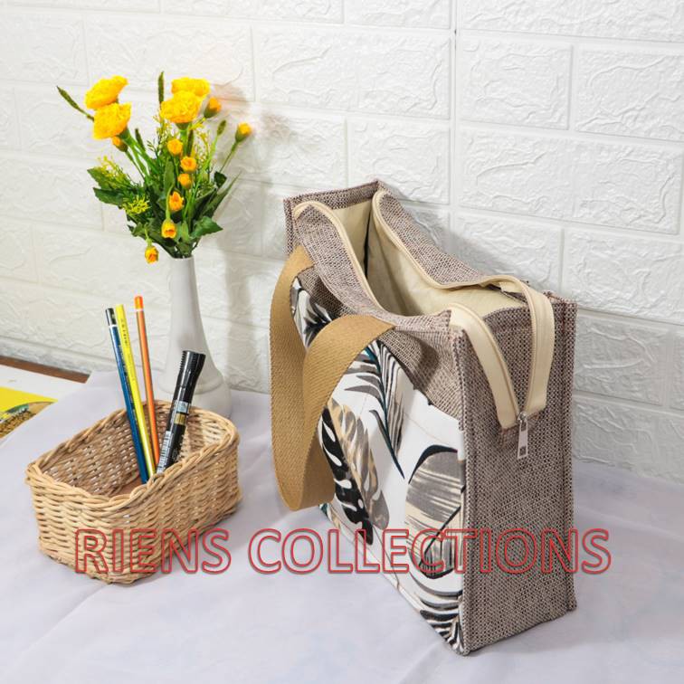 RIENS COLLECTIONS. TAS GONI WANITA KOMBINASI KANVAS MOTIF FLORAL LATAR PUTIH. SOUVENIR JOGJA