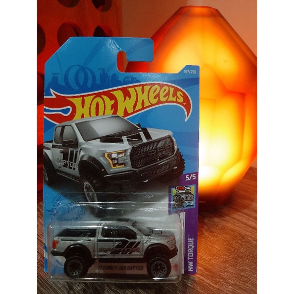 HOT WHEELS 17 FORD F 150 RAPTOR