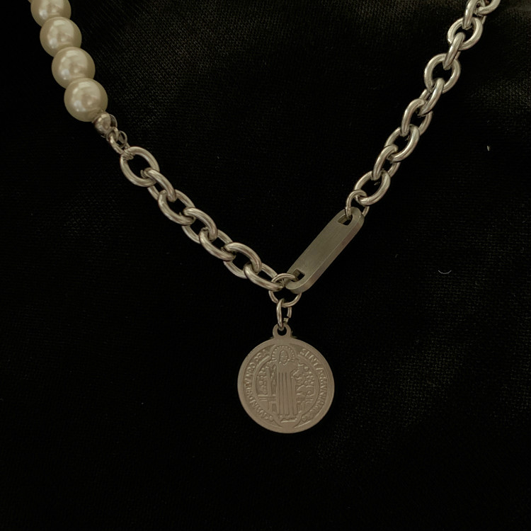 Pearl Round Necklace Simple Retro Pendant Titanium Steel Chain