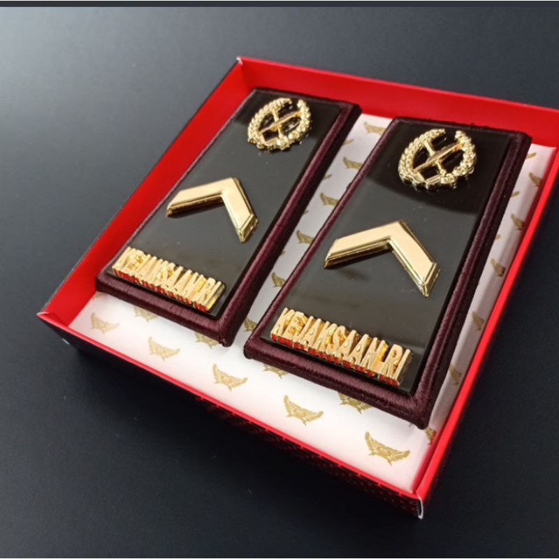 

Exclusive Pangkat Kejaksaan RI TU Gol 2a Latar Akrilik