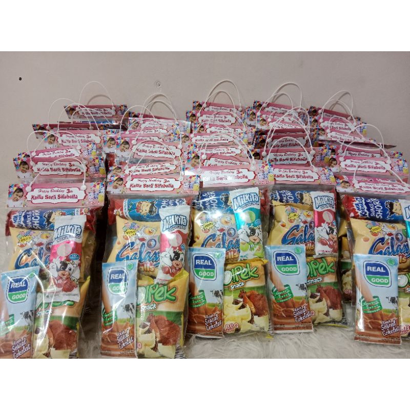 

paket snack ultah, khitan, hampers lebaran, syukuran, dll murah berkualitas